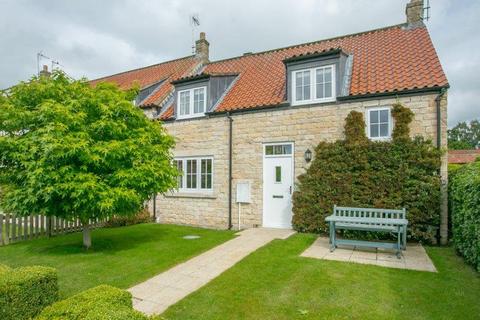 2 bedroom end of terrace house for sale, Pottergate Mews, Helmsley