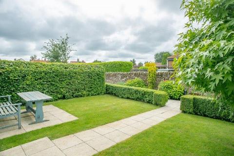 2 bedroom end of terrace house for sale, Pottergate Mews, Helmsley