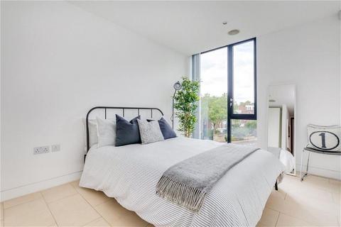 3 bedroom flat to rent, Latitude House, Oval Road, London, NW1