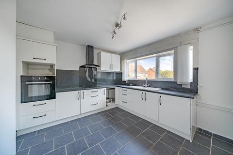 3 bedroom semi-detached house to rent, Trent Road,  Worcester,  WR5