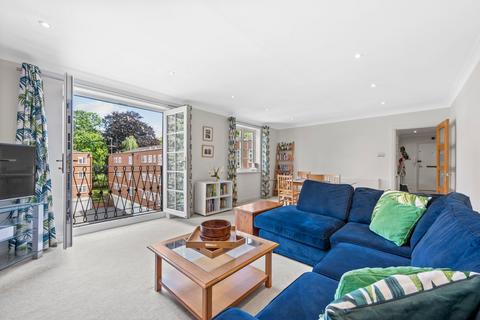 3 bedroom apartment for sale, St Georges Avenue, Weybridge, KT13