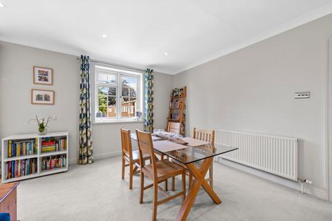 3 bedroom apartment for sale, St Georges Avenue, Weybridge, KT13