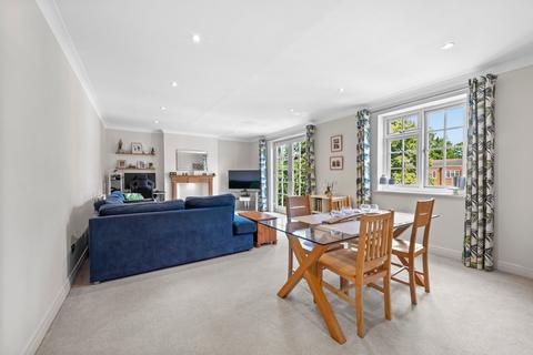 undefined, St Georges Avenue, Weybridge, KT13