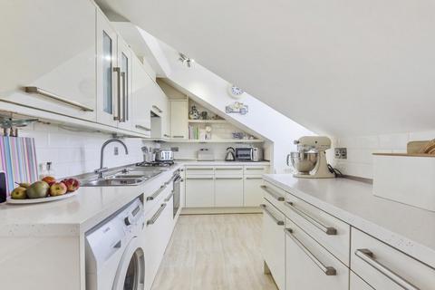 2 bedroom flat for sale, Mayow Road, Sydenham