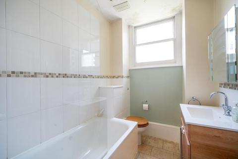 2 bedroom flat for sale, Exeter Road, Mapesbury