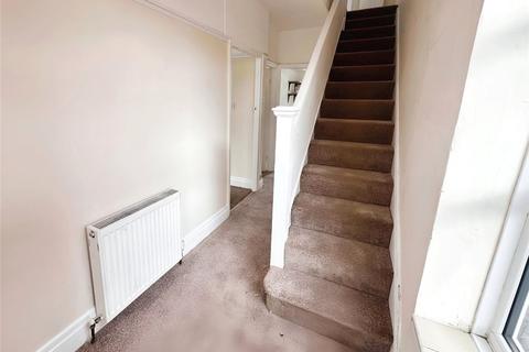 3 bedroom end of terrace house to rent, Mayfield Avenue, Dalton, Huddersfield, HD5