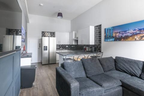 4 bedroom flat to rent, 15P – Montague Street, Edinburgh, EH8 9QS