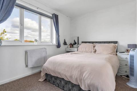 72 Somerville, Werrington, Peterborough, PE4 5BD