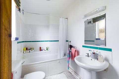 4 bedroom maisonette to rent, Clarendon Road, Hove, BN3
