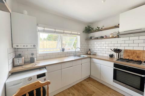 2 bedroom flat to rent, Engleheart Road, London SE6