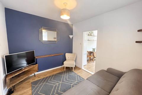 2 bedroom flat to rent, Engleheart Road, London SE6