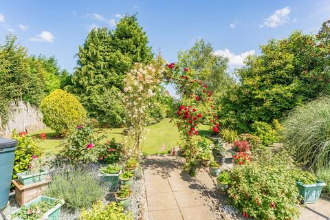 17 Catchpole Walk, Dickleburgh, Diss, IP21 4NX