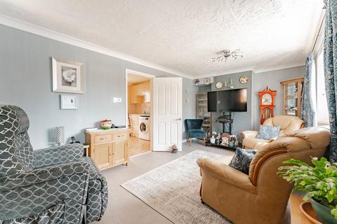 17 Catchpole Walk, Dickleburgh, Diss, IP21 4NX