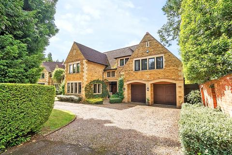 4 bedroom detached house for sale, The Avenue, Dallington, Northampton, Northamptonshire, NN5