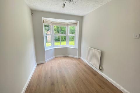 3 bedroom terraced house for sale, Chelthorn Way, Solihull, B91