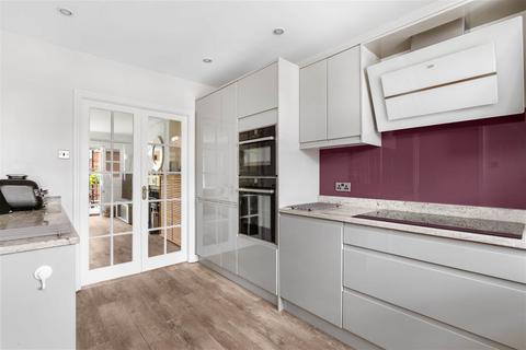 Kensington Keep, 10 King Johns Square, Worcester, WR1 3HN