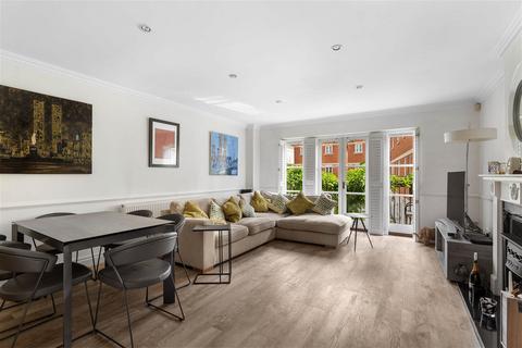 Kensington Keep, 10 King Johns Square, Worcester, WR1 3HN