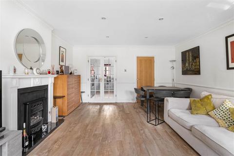 Kensington Keep, 10 King Johns Square, Worcester, WR1 3HN