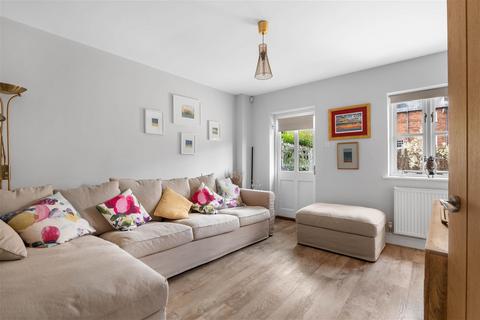 Kensington Keep, 10 King Johns Square, Worcester, WR1 3HN