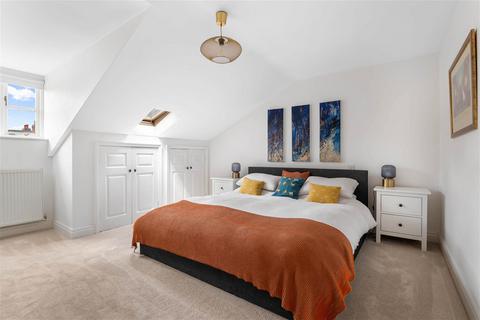 Kensington Keep, 10 King Johns Square, Worcester, WR1 3HN