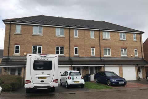 3 bedroom townhouse to rent, Michigan Close, Broxbourne