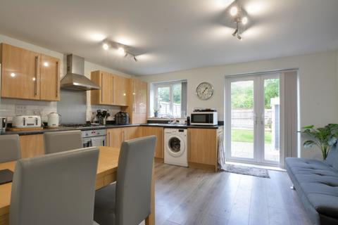 4 bedroom end of terrace house to rent, Eskdale Way, Maidenbower, RH10