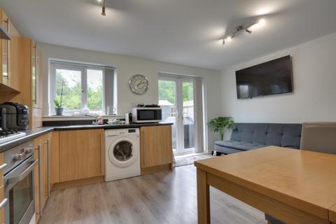 4 bedroom end of terrace house to rent, Eskdale Way, Maidenbower, RH10