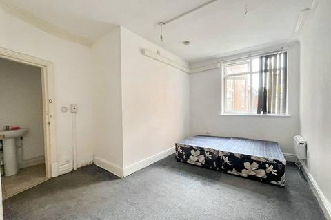 1 bedroom flat to rent, Fosse Road South, Leicester LE3
