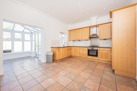 4 bedroom terraced house to rent, Brockwell Park Row, London SW2