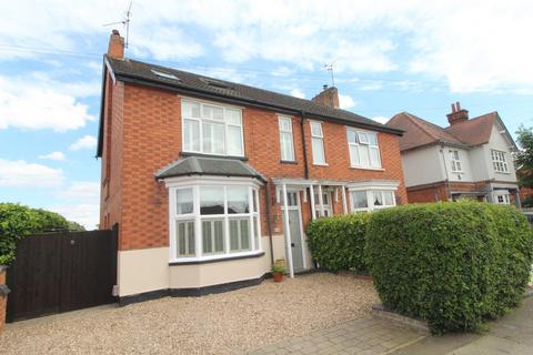 4 bedroom semi-detached house for sale, Lutterworth Road, Leicester LE8