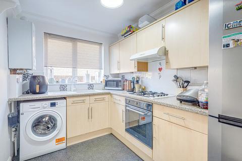 2 bedroom apartment for sale, 35 Shirley Road, Leigh-on-sea, SS9