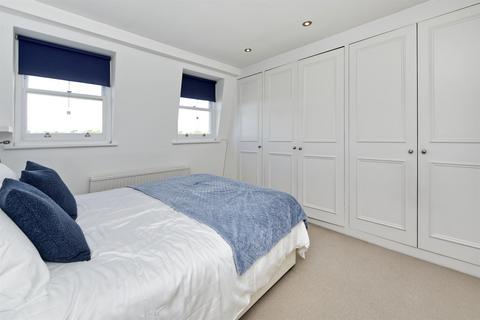 2 bedroom flat to rent, Royal Crescent, London, W11