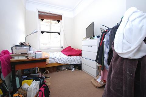 3 bedroom ground floor flat to rent, Mowll Street, Oval SW9