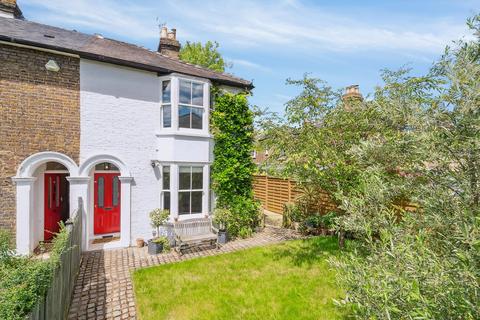 4 bedroom semi-detached house to rent, St. John's Road, London, SW19