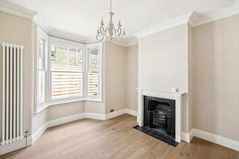 4 bedroom semi-detached house to rent, St. John's Road, London, SW19