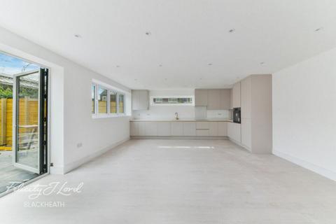 3 bedroom apartment for sale, Corelli Road, London