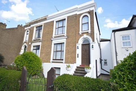 4 bedroom semi-detached house to rent, Darnley Road, Gravesend, Kent, DA11