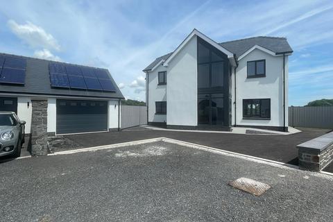 4 bedroom detached house for sale, Station Road, Carmarthen SA32