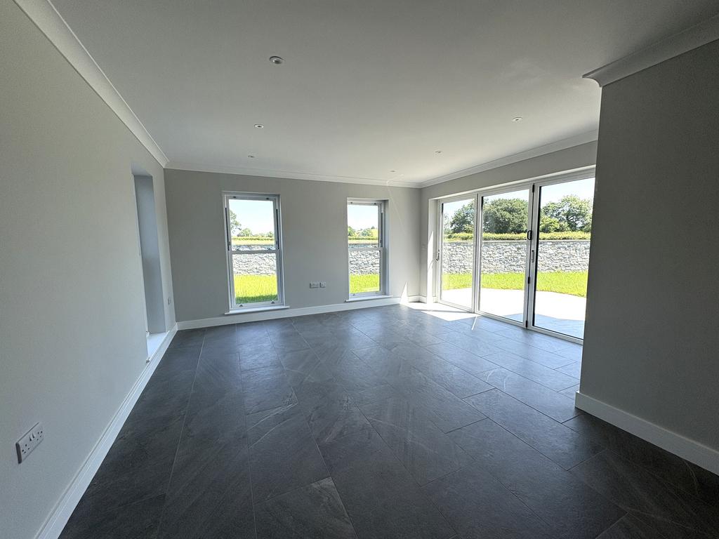 Dining/Sitting Area