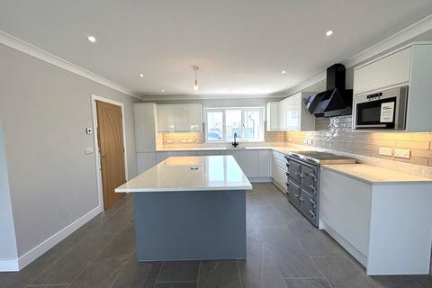 4 bedroom detached house for sale, Station Road, Carmarthen SA32