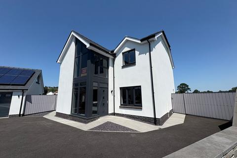 4 bedroom detached house for sale, Station Road, Carmarthen SA32