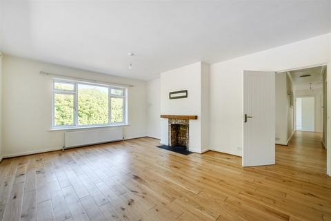 3 bedroom detached bungalow to rent, Newhouse Lane, Storrington, RH20