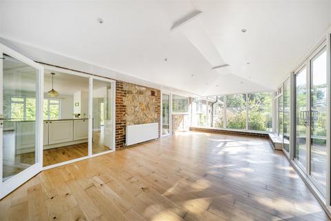 3 bedroom detached bungalow to rent, Newhouse Lane, Storrington, RH20