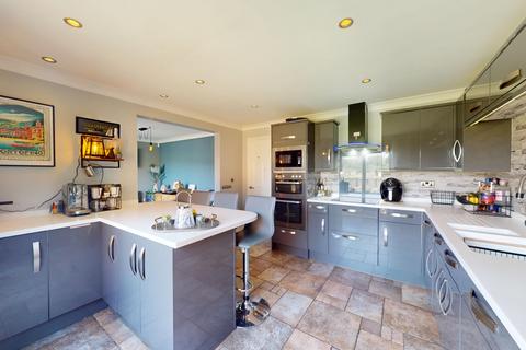 5 bedroom detached house for sale, Strathmore Gardens, South Shields