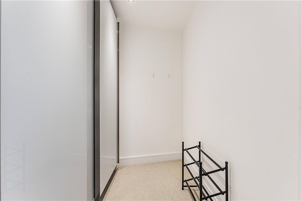 Walk-In Wardrobe