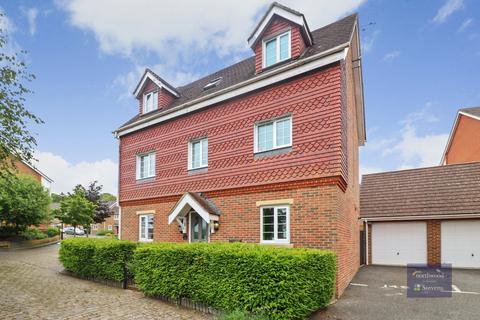 4 bedroom detached house for sale, Imperial Way, Singleton, Ashford, TN23