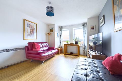 2 bedroom flat for sale, Gilmerton Place, Gilmerton, Edinburgh, EH17