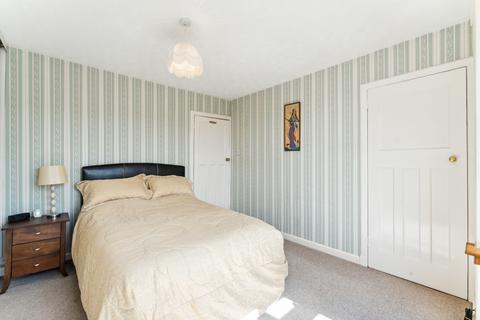 140 Randolph Drive, Clarkston, Glasgow, G76 8AU
