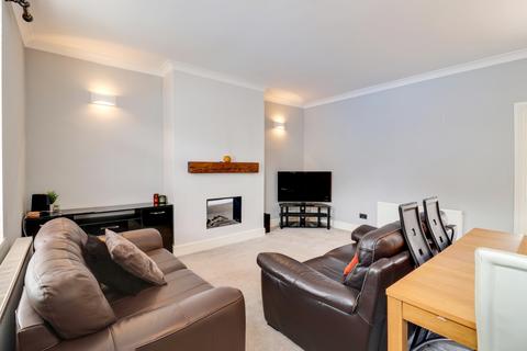 3 bedroom end of terrace house for sale, BROOMCROFT ROAD, OSSETT, WEST YORKSHIRE, WF5