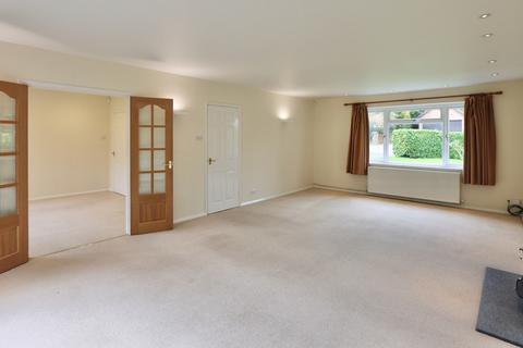 4 bedroom detached house for sale, New Road, Little Kingshill, HP16